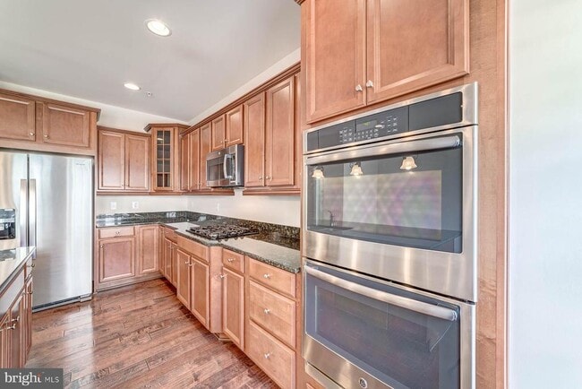 Building Photo - 705 River Mist Dr