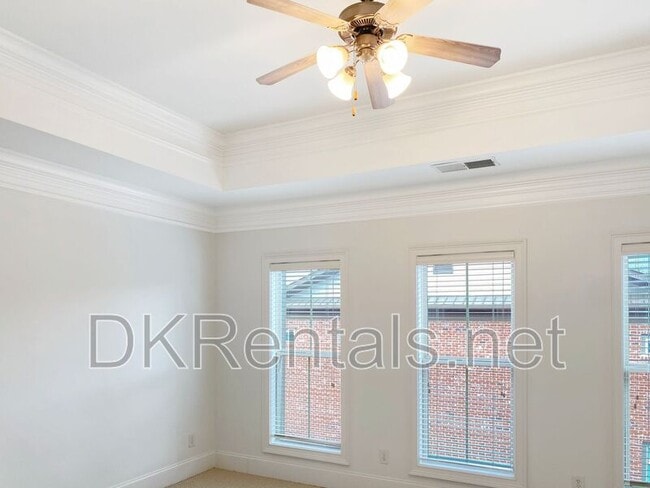 Building Photo - 2838 Crescent Park Ln