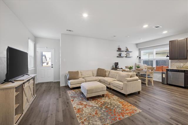 Building Photo - 5513 Topwater Trl