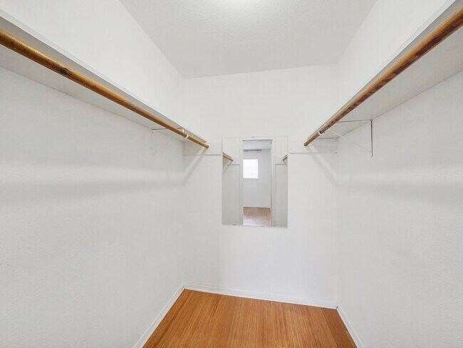 Building Photo - 1223 Bramblebury Dr