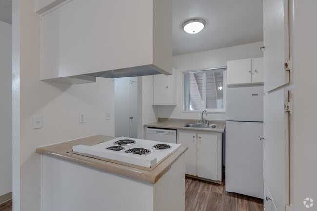 Interior Photo - Executive 1801