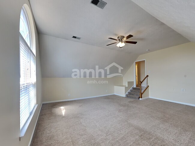 Building Photo - 427 Parrish Hill