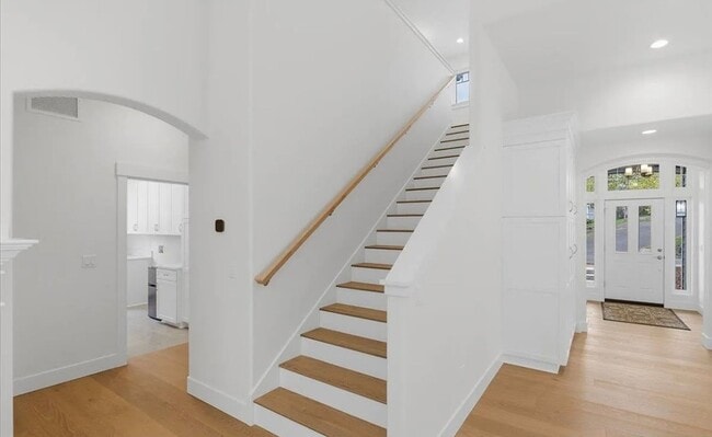 Building Photo - Spacious Custom Built Home in NW Corvallis