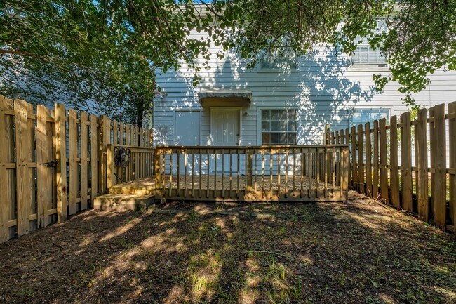 Building Photo - 3056 Royal Palm Way