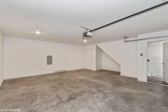 Building Photo - Brand New 2 Bedroom Townhome | Attached 2-Stall Garage | Big Ben Townhomes - Cedar Rapids