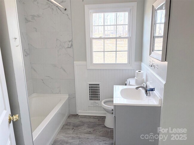 Building Photo - 2567 Bob White Ln