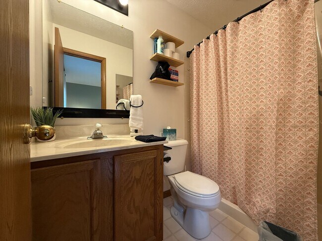 Building Photo - 9736 Flagstone Way