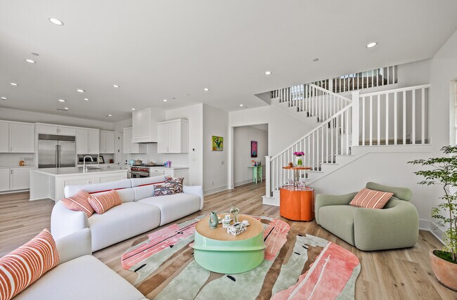 Building Photo - 135 Oakstone