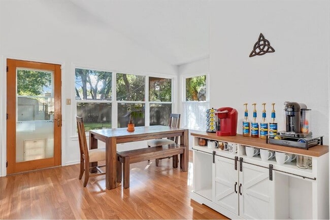 Building Photo - 1507 Wildwood Dr
