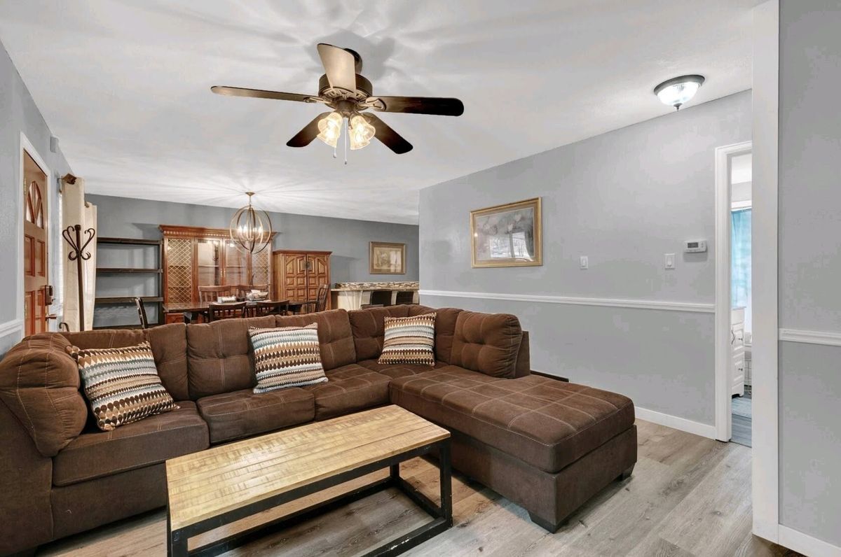 Building Photo - 341 Longfellow Dr