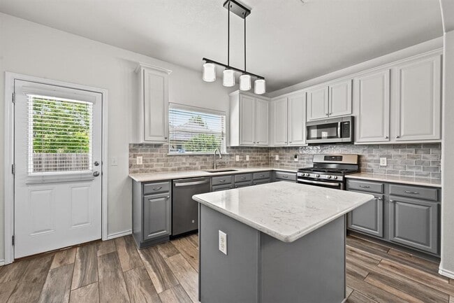 Building Photo - 11729 Channing Dr