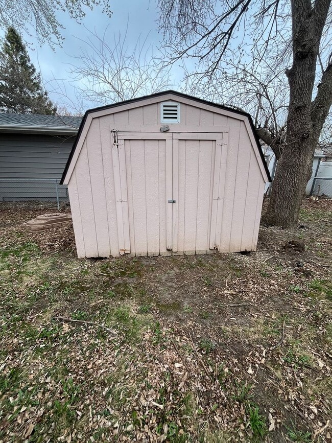 Building Photo - 4 Bed/2 Bath Rental Home with Fenced in Yard!