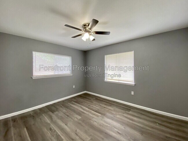 Building Photo - 4331 Avenida Prima St