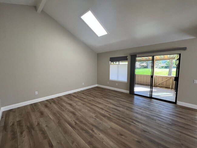 Building Photo - Beautiful Bel-Air floor plan on the Golf C...