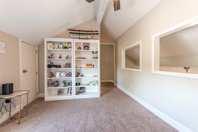 Building Photo - 723 Davis Rd