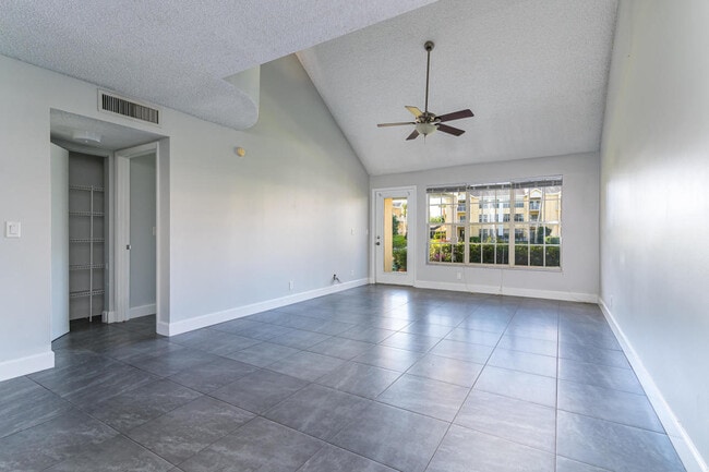 Building Photo - 6299 La Costa Dr