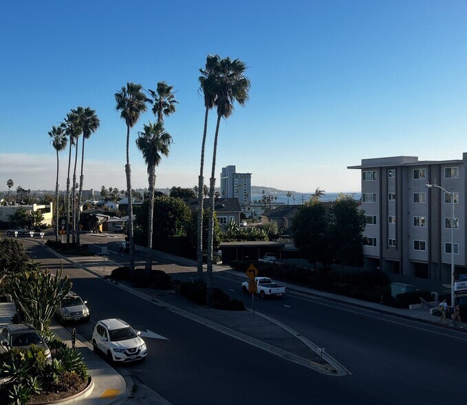 Balcony - 5051 La Jolla Blvd