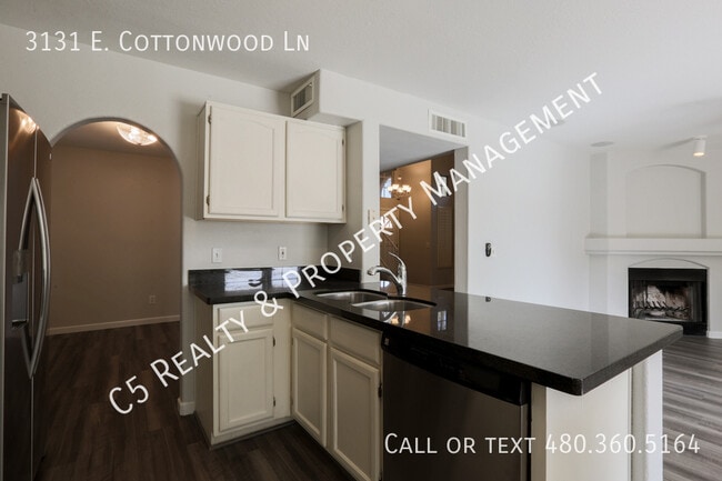 Building Photo - 3131 E Cottonwood Ln