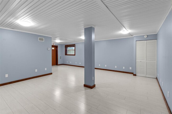 Building Photo - 10519 Bridgewood Dr
