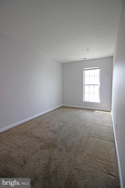 Building Photo - 622 Sprite Way