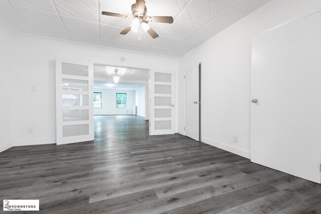 Building Photo - 81 1st Pl