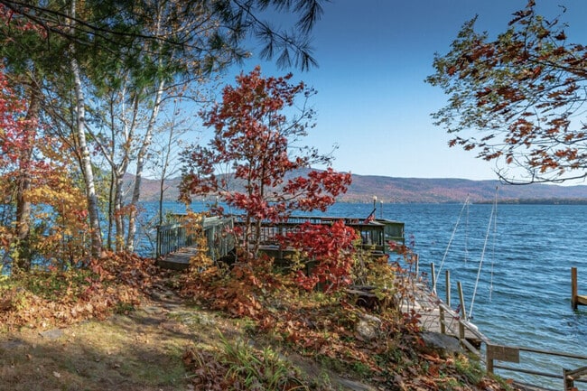 Building Photo - 4168 Lake Shore Dr