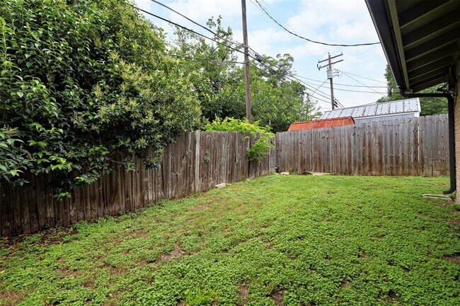 Building Photo - 2200 Lanier Dr