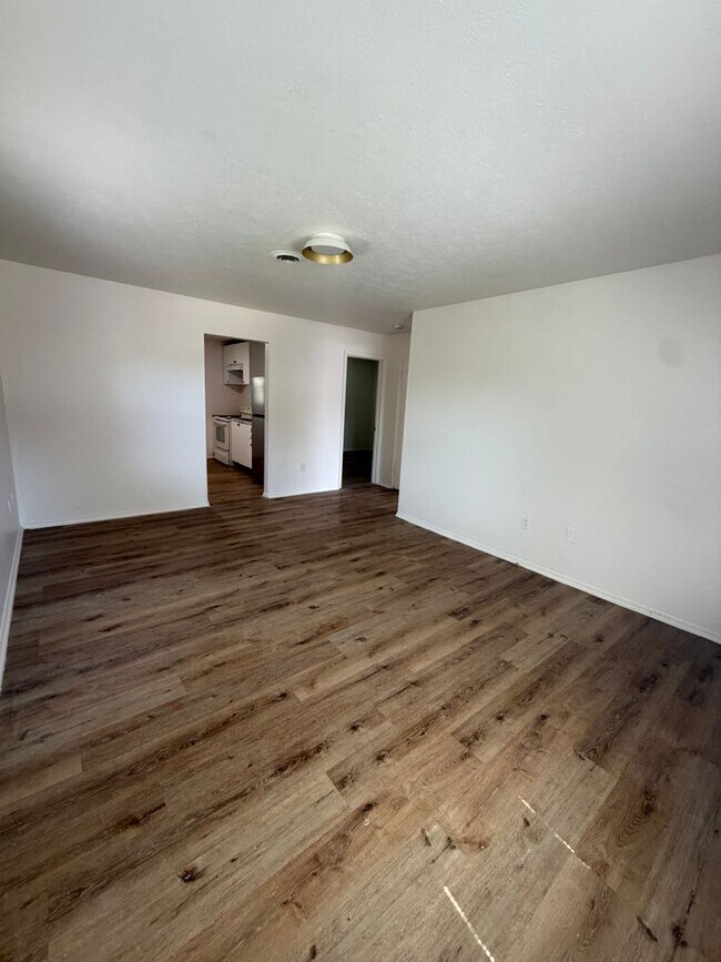 Building Photo - 316 Eunice Dr