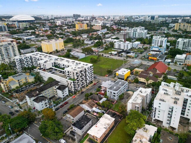 Building Photo - 650 SW 1st St