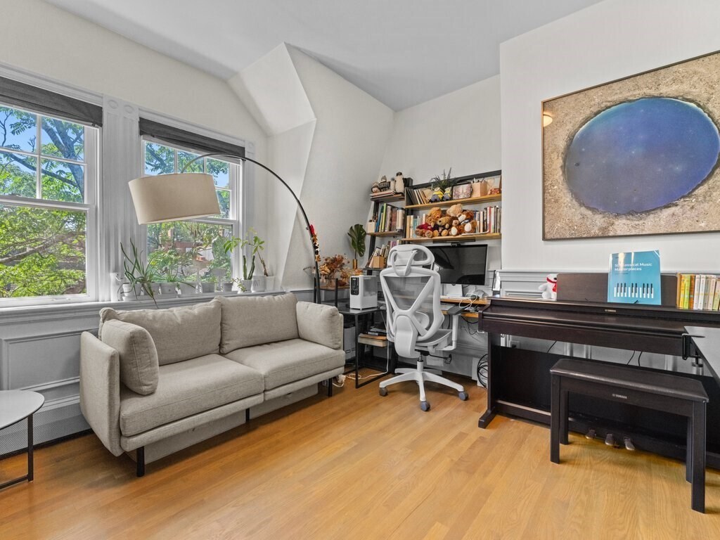 Building Photo - 433 Marlborough St