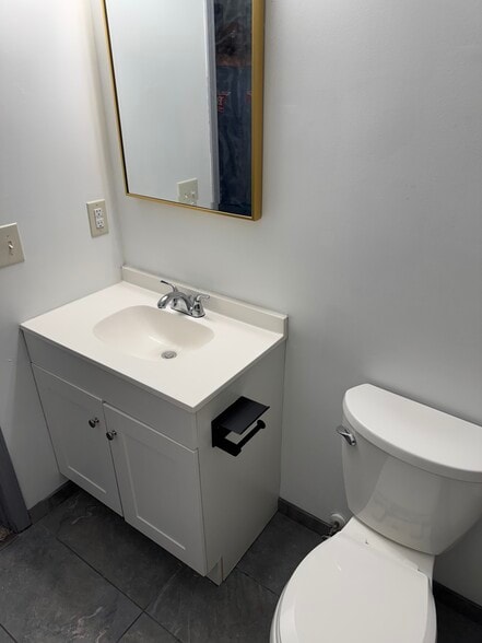 Building Photo - 475 Broadview Ct