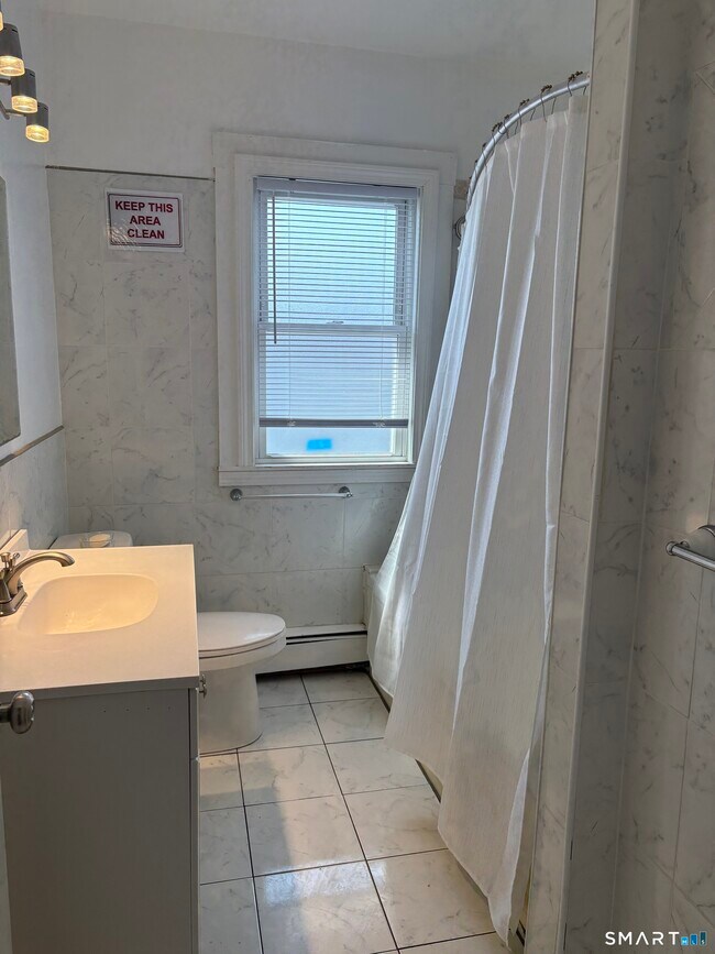 Building Photo - 33 Wilkenda Ave