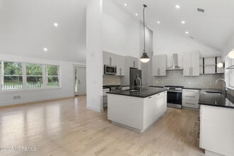 Building Photo - 1405 Ridge Ave