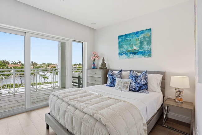 Building Photo - 3200 S Ocean Blvd