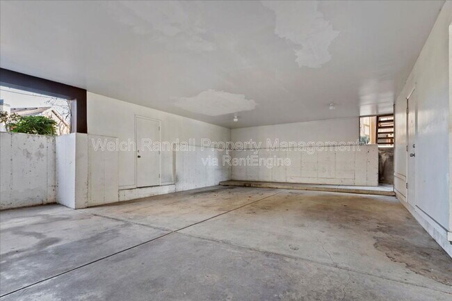 Building Photo - 6871 Countrywoods Cir