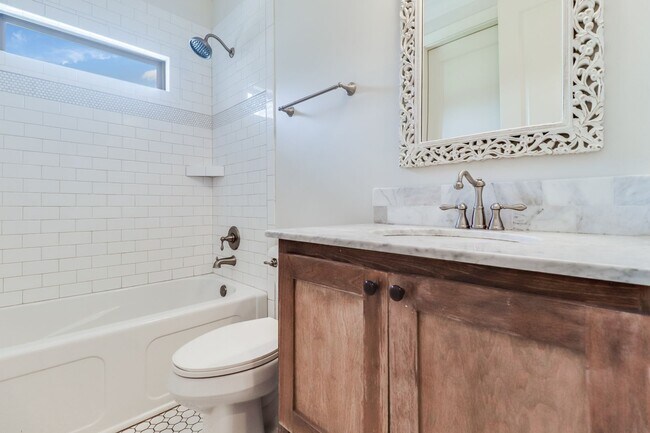 Building Photo - Luxury Custom Home in Grandview Terrace Su...