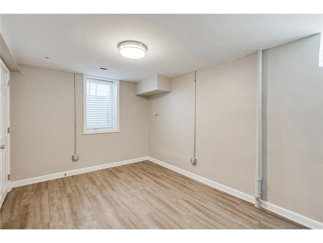 Building Photo - 5422 S 28th Ave
