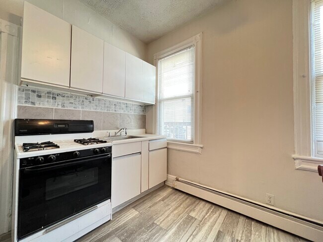 Primary Photo - 148 Broadway