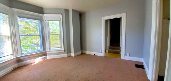 Building Photo - 411 N State St