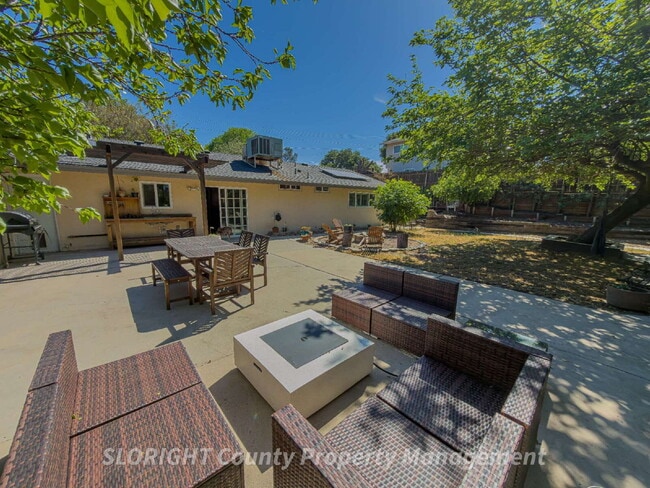 Building Photo - AVAILABLE MAY - Atascadero Home with Backyard Oasis + Bonus Office