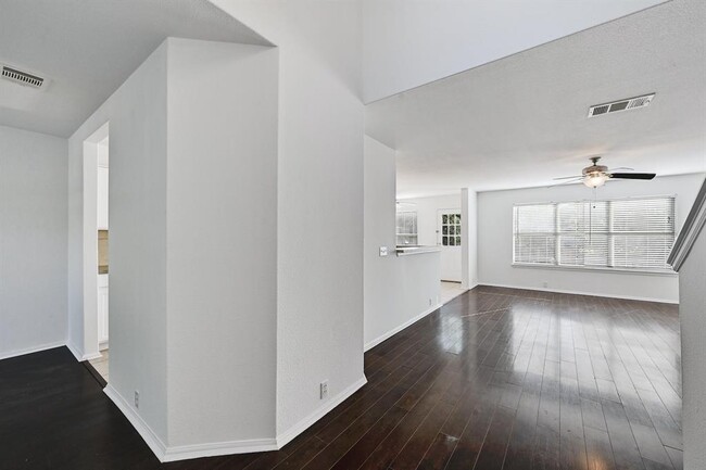 Building Photo - 480 Camelia Pkwy