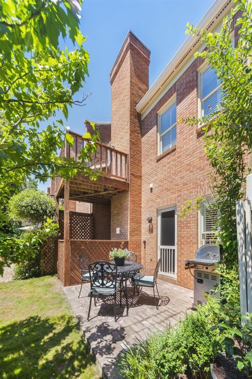 Building Photo - 305 Ansley Villa Dr NE