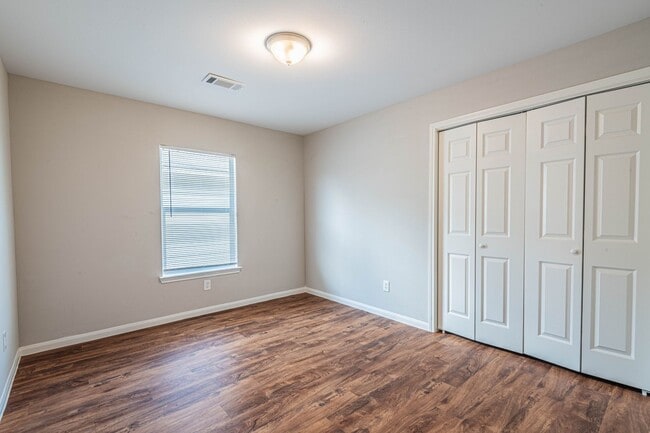 Building Photo - 10061 Sharpton Dr