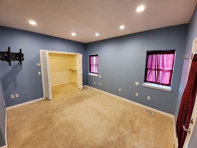 Building Photo - Beautiful Spacious home in North Albany - ...