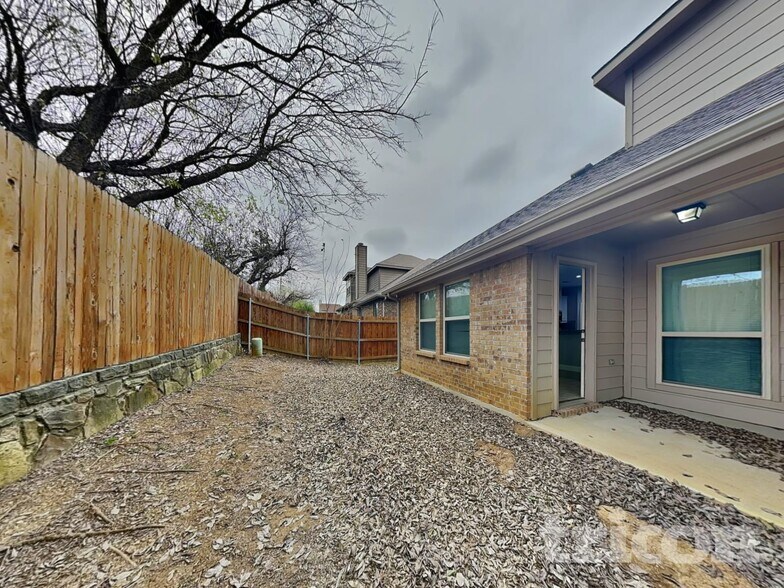 Building Photo - 1608 Cowtown Dr