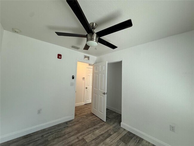 Building Photo - 960 NW 56th Ave