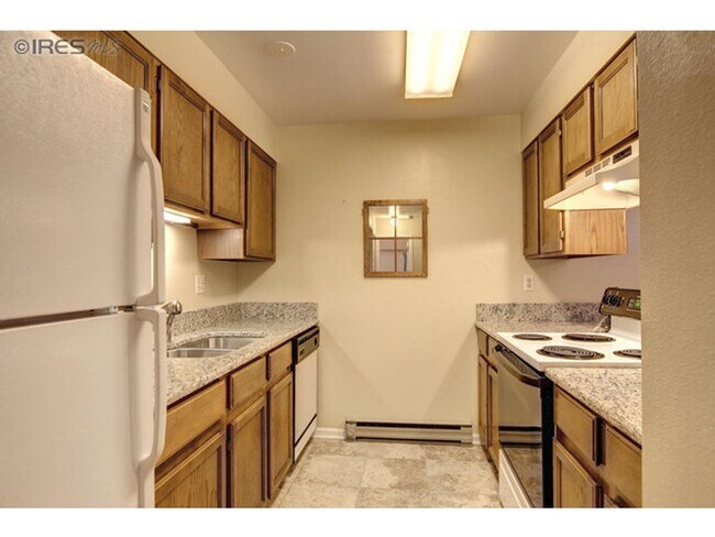 Building Photo - Inviting 2-Bedroom Condo Near Shopping & Dining | Available Early July