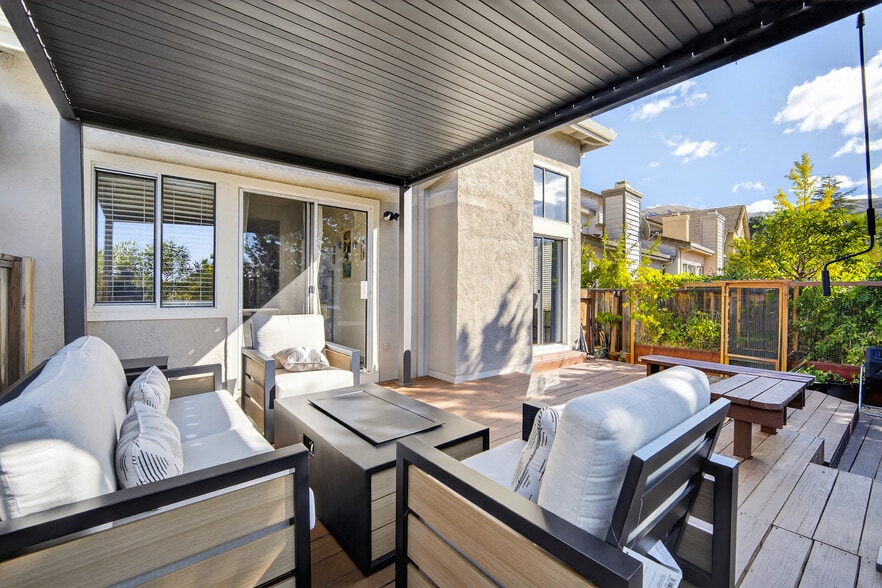 Building Photo - 151 Buck Ct