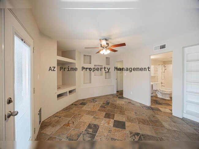 Building Photo - 4922 N 42nd Way
