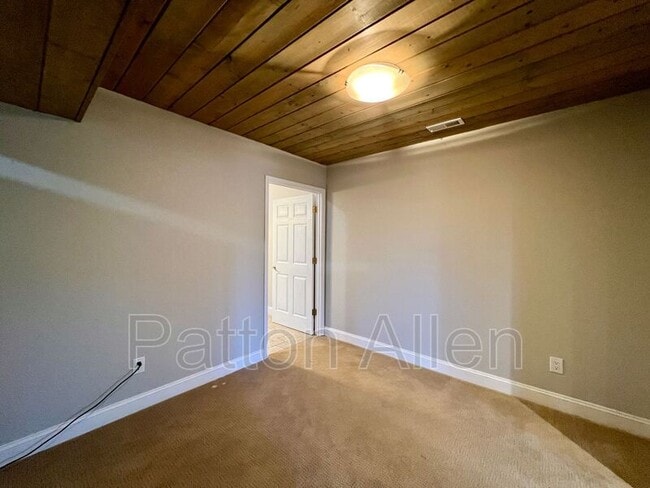 Building Photo - 212 Appleton Dr